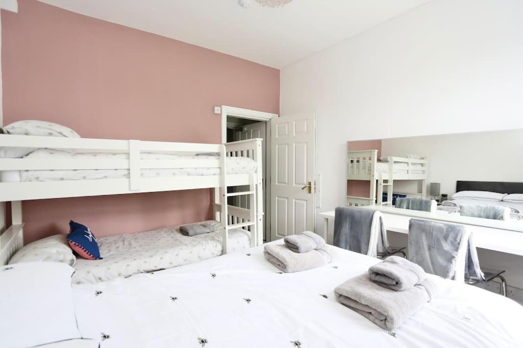 The Hot Tub Townhouse By Holiday Heim Lytham St Annes Kültér fotó