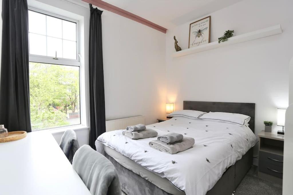 The Hot Tub Townhouse By Holiday Heim Lytham St Annes Kültér fotó