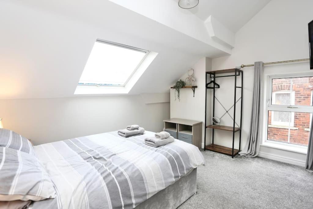 The Hot Tub Townhouse By Holiday Heim Lytham St Annes Kültér fotó