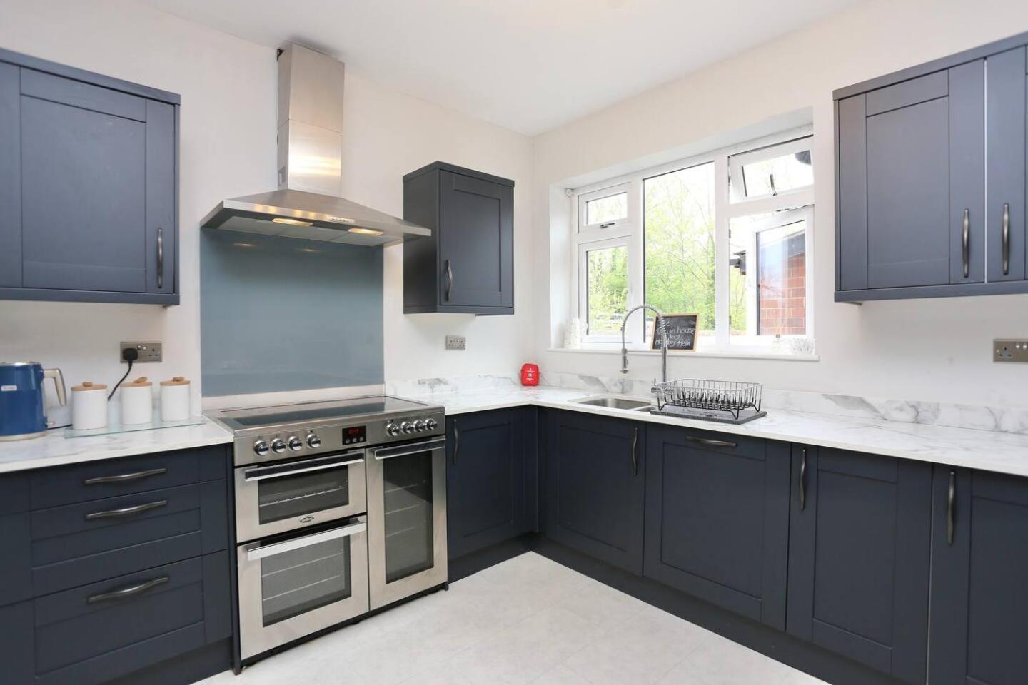 The Hot Tub Townhouse By Holiday Heim Lytham St Annes Kültér fotó