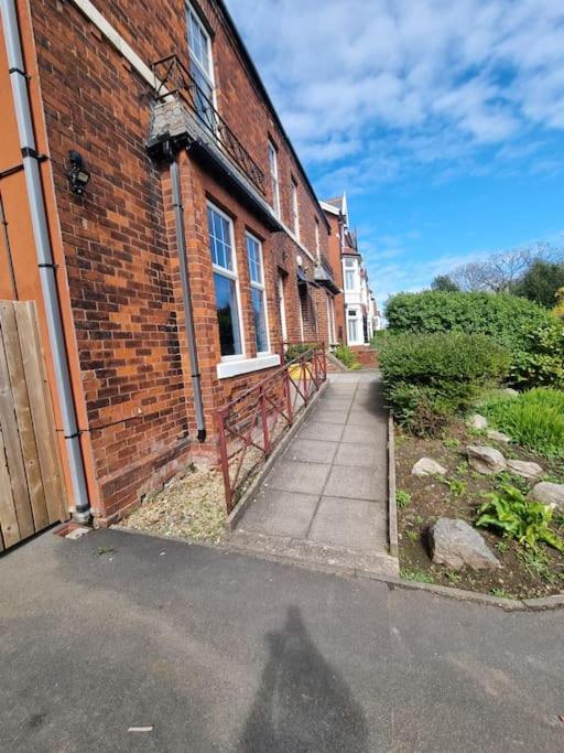 The Hot Tub Townhouse By Holiday Heim Lytham St Annes Kültér fotó
