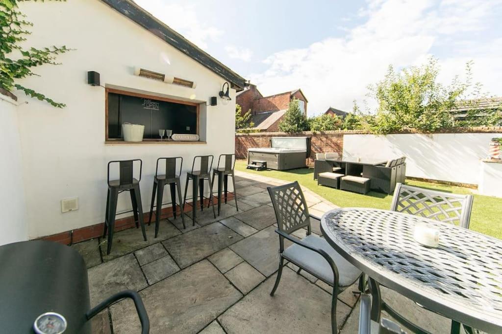 The Hot Tub Townhouse By Holiday Heim Lytham St Annes Kültér fotó